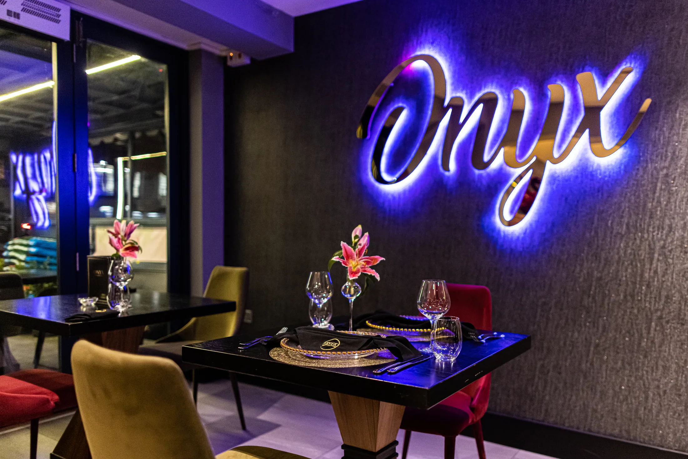 Restaurant dining room with Onyx wall feature